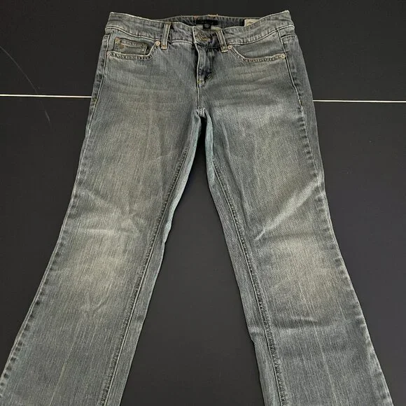 VINTAGE Tommy Hilfiger Women’s Cropped Flare jeans. Light wash denim. Size 8 - Picture 1 of 5